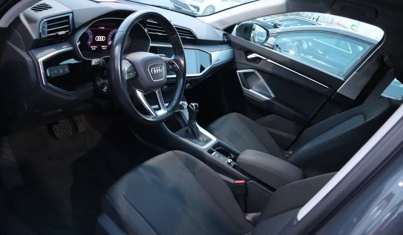 
								Audi Q3 full									