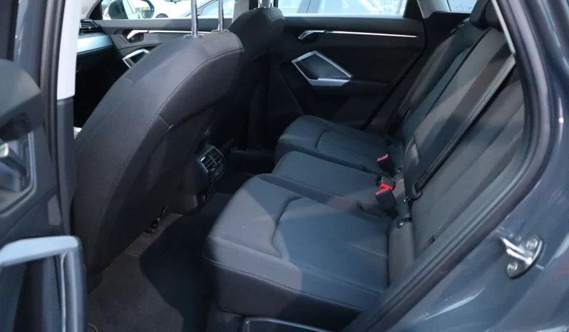 
								Audi Q3 full									